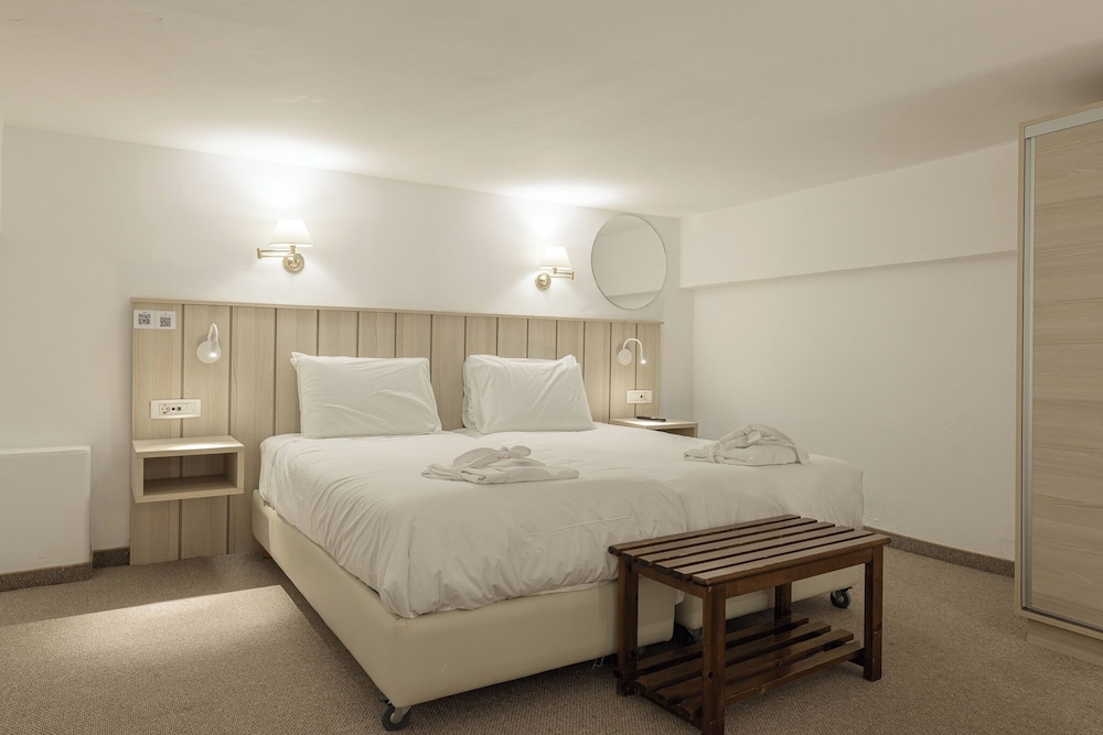 Iakinthos Tsilivi Beach — Hotel rooms in Tsilivi, Ionian Islands