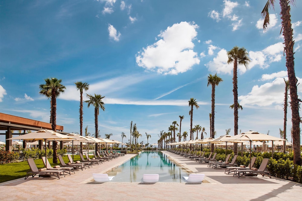 Lusso Sorgun — Swimming pool in Side