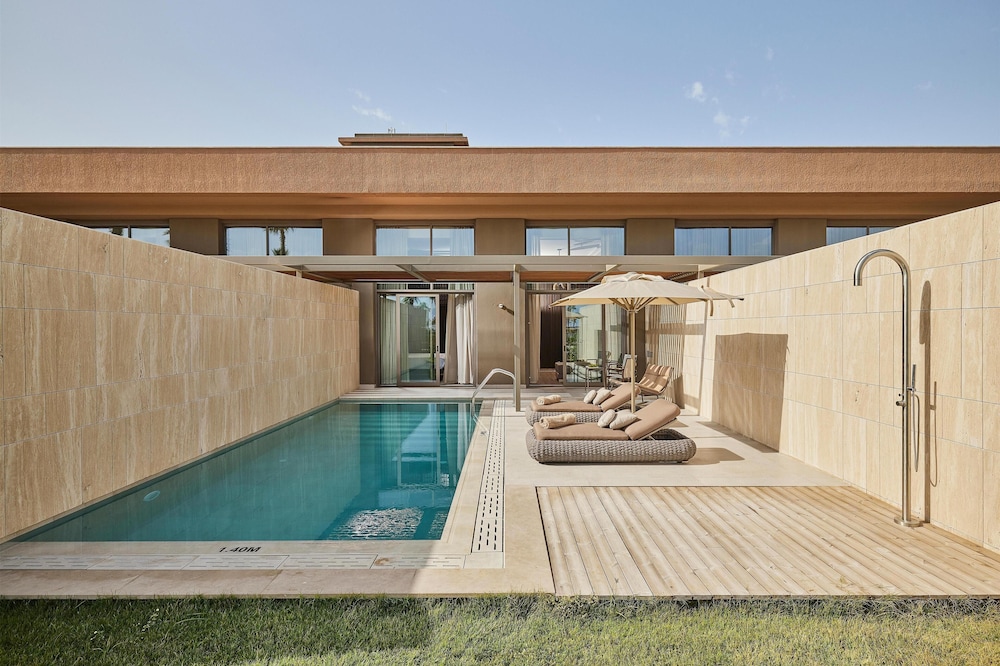 Lusso Sorgun — Swimming pool in Side