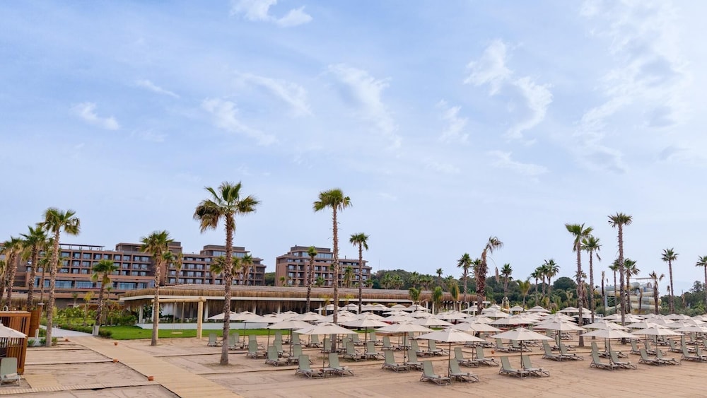 Lusso Sorgun — Beach in Side