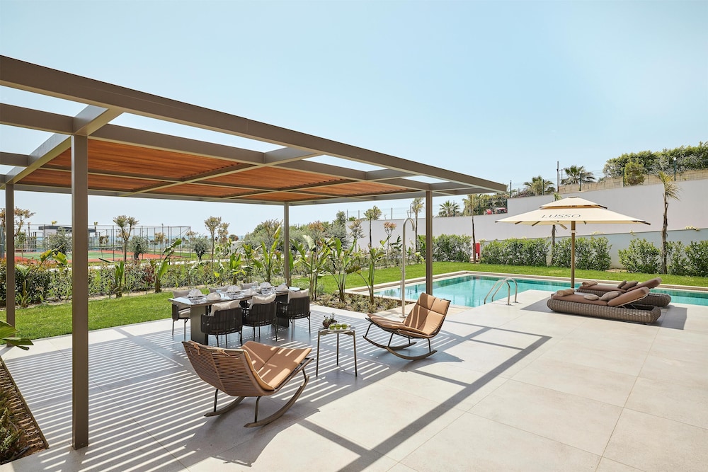Lusso Sorgun — Swimming pool in Side