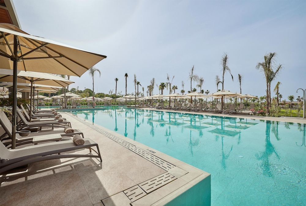 Lusso Sorgun — Swimming pool in Side