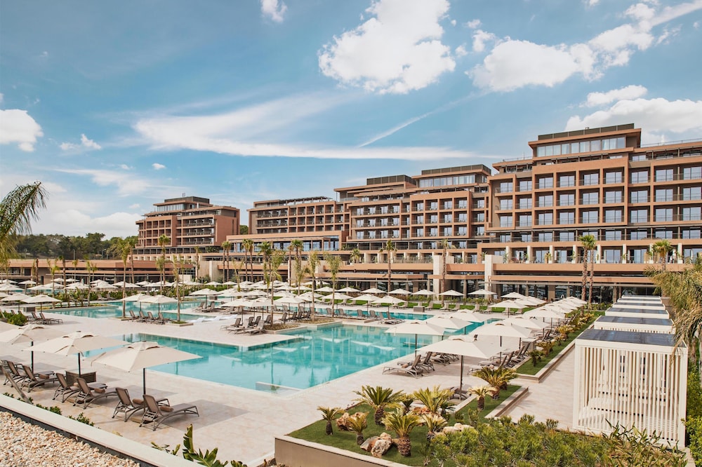 Lusso Sorgun — Swimming pool in Side