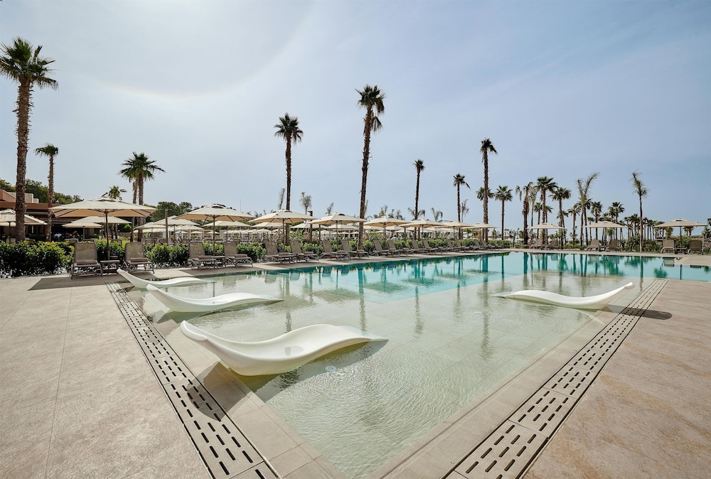 Lusso Sorgun — Swimming pool in Side