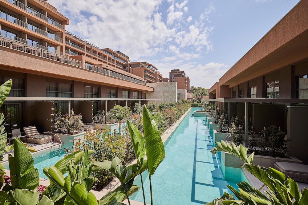 Lusso Sorgun — Swimming pool in Side