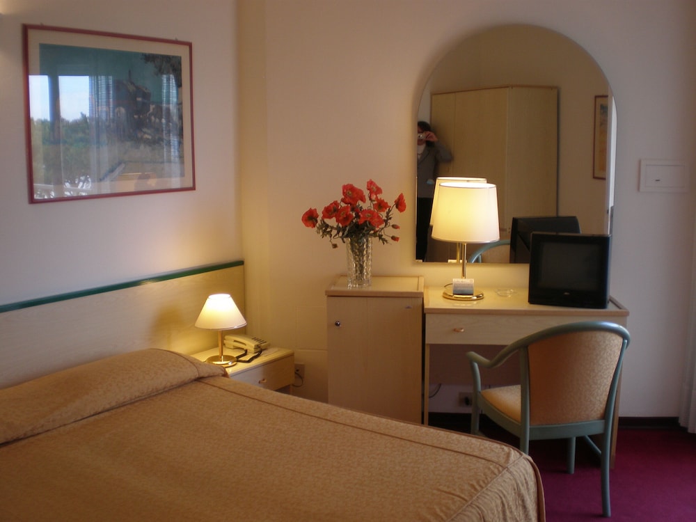 Hotel Majestic — Hotel rooms in Jesolo, Veneto