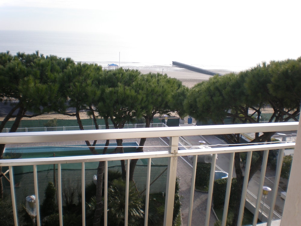 Hotel Majestic — Beach in Jesolo, Veneto