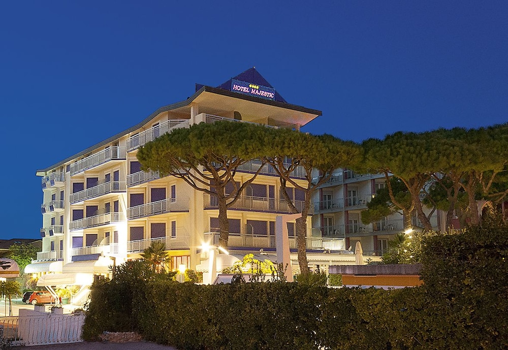 Hotel Majestic — Hotel building in Jesolo, Veneto