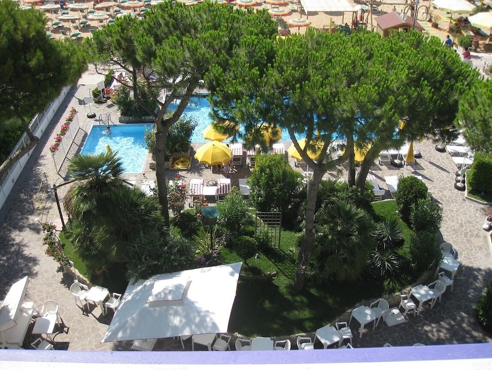 Hotel Majestic — Swimming pool in Jesolo, Veneto