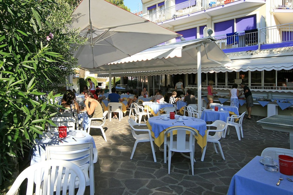 Hotel Majestic — Restaurant & bars in Jesolo, Veneto