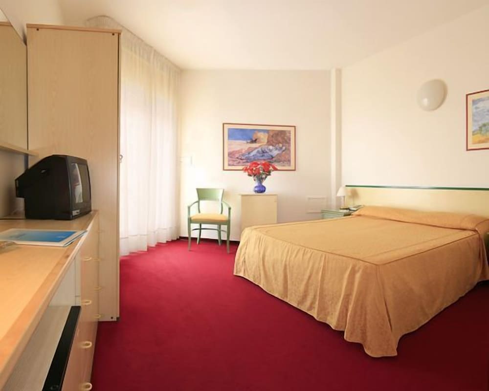 Hotel Majestic — Hotel rooms in Jesolo, Veneto