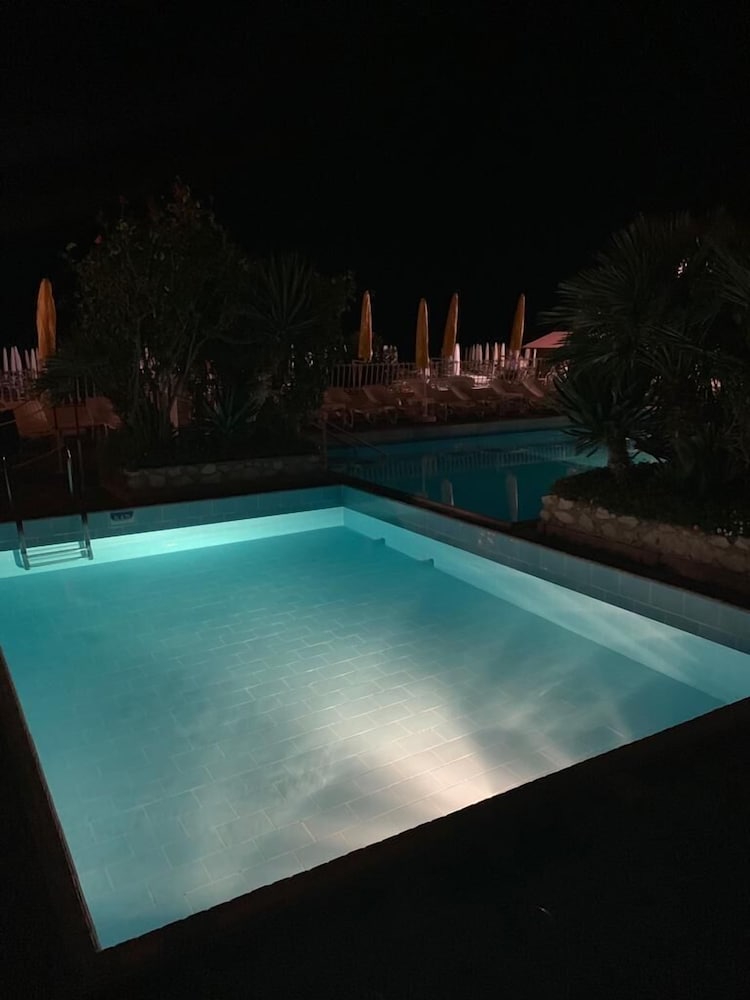 Hotel Majestic — Swimming pool in Jesolo, Veneto