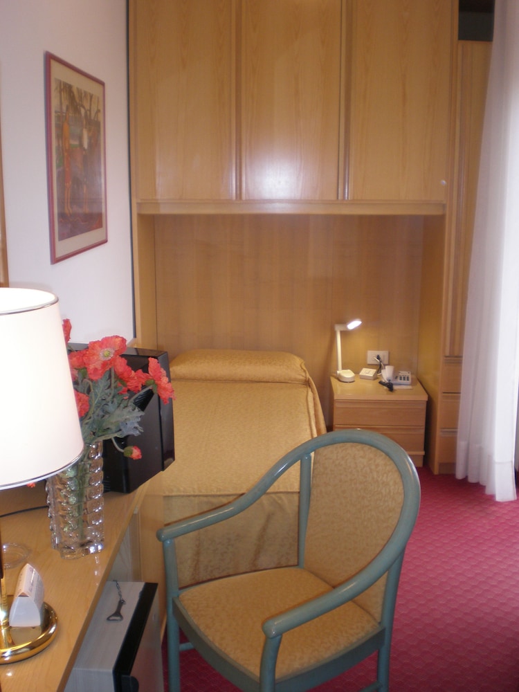 Hotel Majestic — Hotel rooms in Jesolo, Veneto