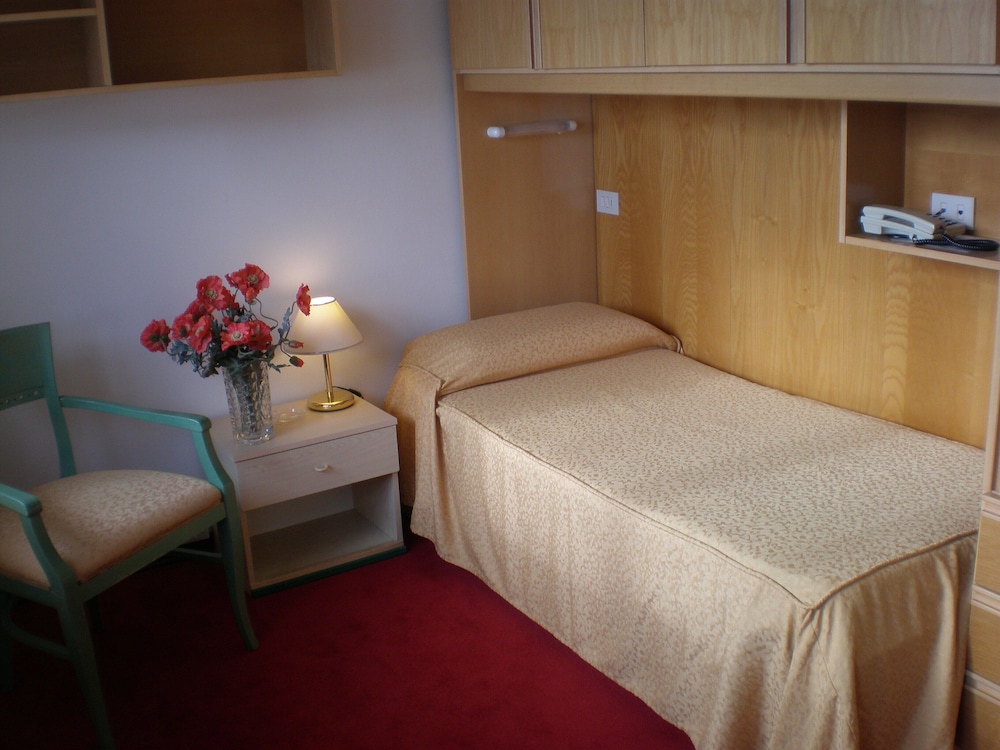 Hotel Majestic — Hotel rooms in Jesolo, Veneto