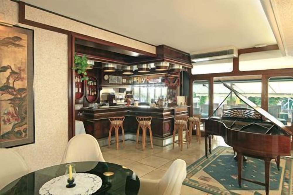 Hotel Majestic — Restaurant & bars in Jesolo, Veneto