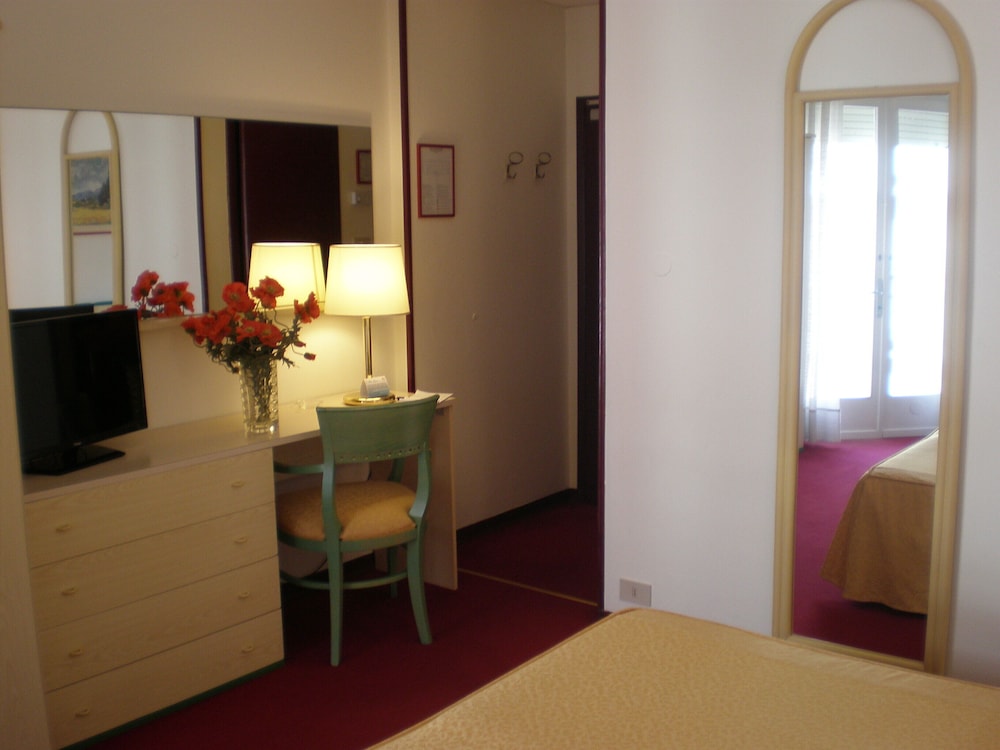 Hotel Majestic — Hotel rooms in Jesolo, Veneto