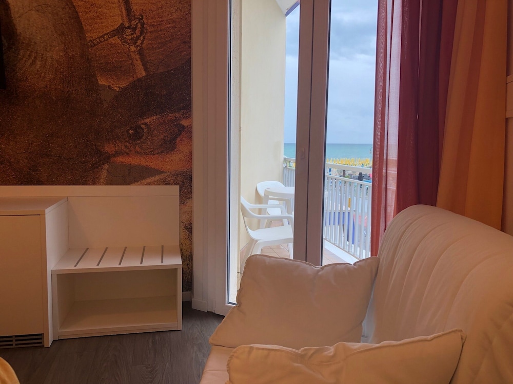 Hotel Majestic — Hotel rooms in Jesolo, Veneto
