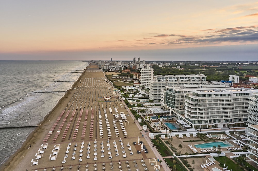 Falkensteiner Hotel & Spa Jesolo — Beach in Jesolo, Veneto