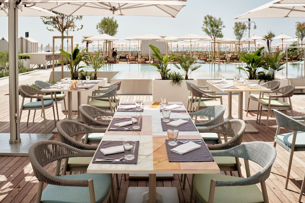 Falkensteiner Hotel & Spa Jesolo — Restaurant & bars in Jesolo, Veneto