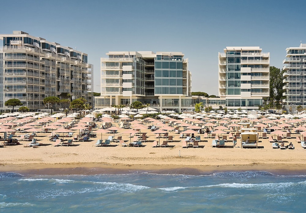 Falkensteiner Hotel & Spa Jesolo — Beach in Jesolo, Veneto