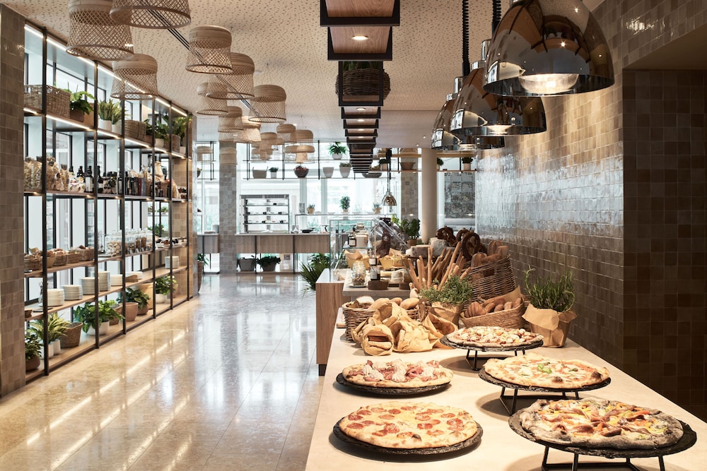 Falkensteiner Hotel & Spa Jesolo — Restaurant & bars in Jesolo, Veneto