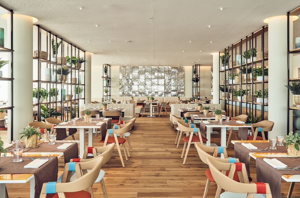 Falkensteiner Hotel & Spa Jesolo — Restaurant & bars in Jesolo, Veneto
