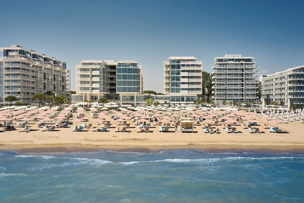 Falkensteiner Hotel & Spa Jesolo — Beach in Jesolo, Veneto