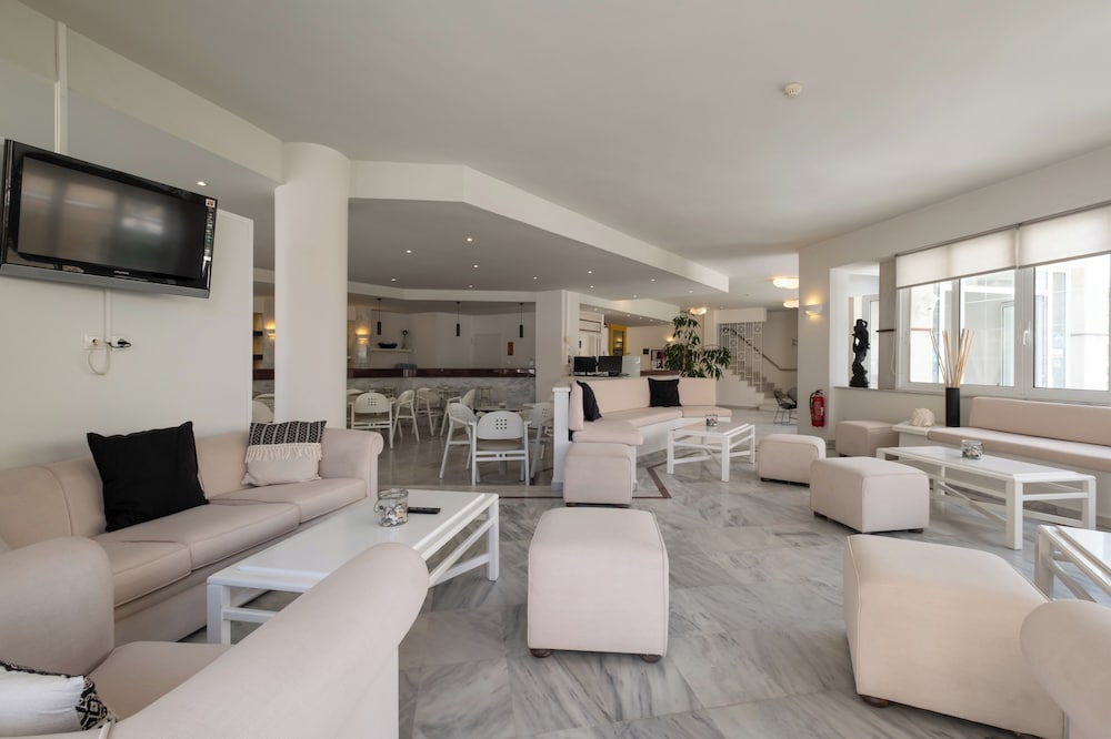 Dimitrios Beach Hotel Adults Friendly 14 plus — Restaurant & bars in Rethymnon