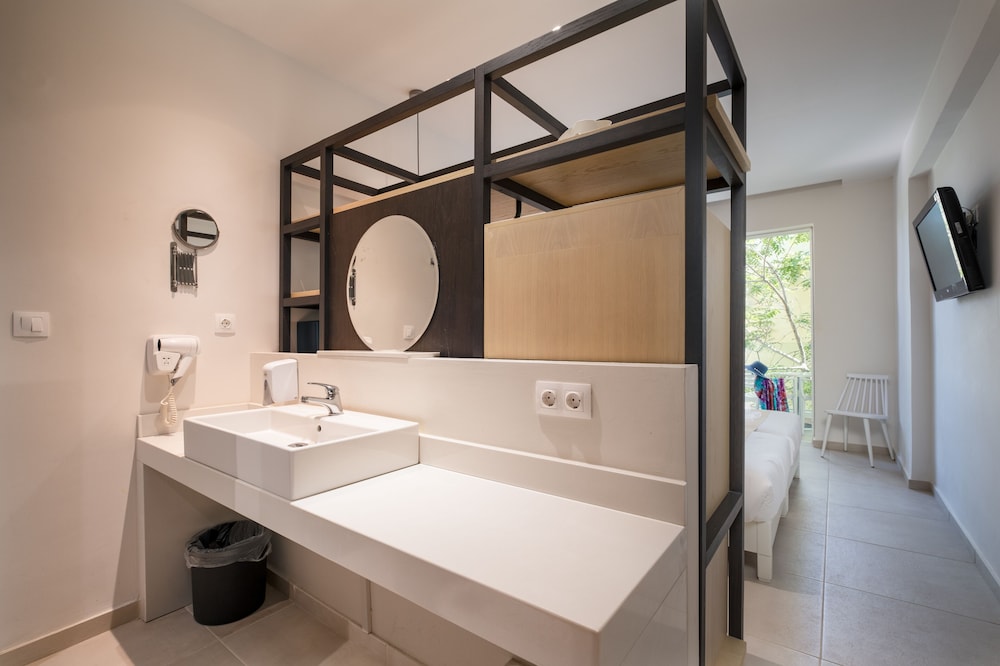 Dimitrios Beach Hotel Adults Friendly 14 plus — Hotel rooms in Rethymnon