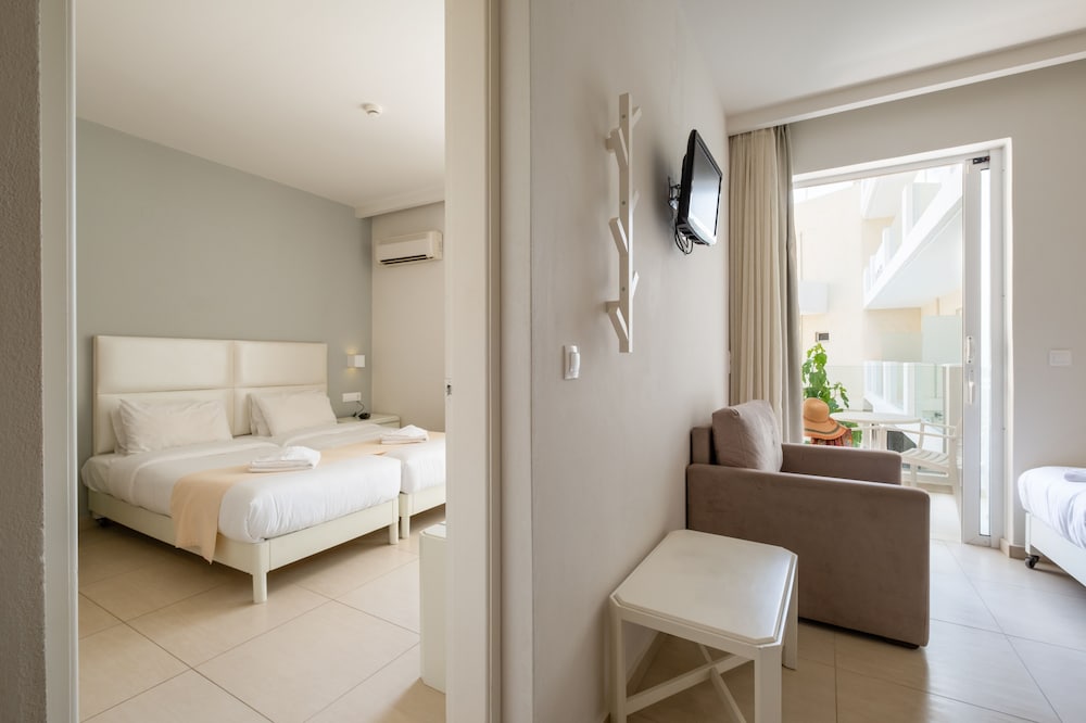 Dimitrios Beach Hotel Adults Friendly 14 plus — Hotel rooms in Rethymnon
