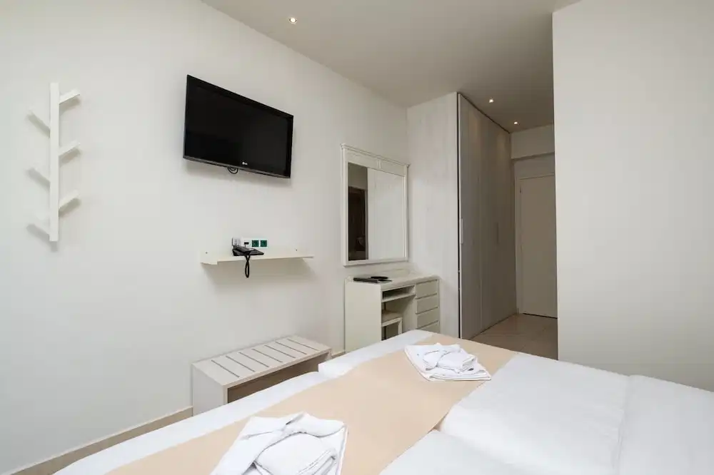 Dimitrios Beach Hotel Adults Friendly 14 plus — Hotel rooms in Rethymnon