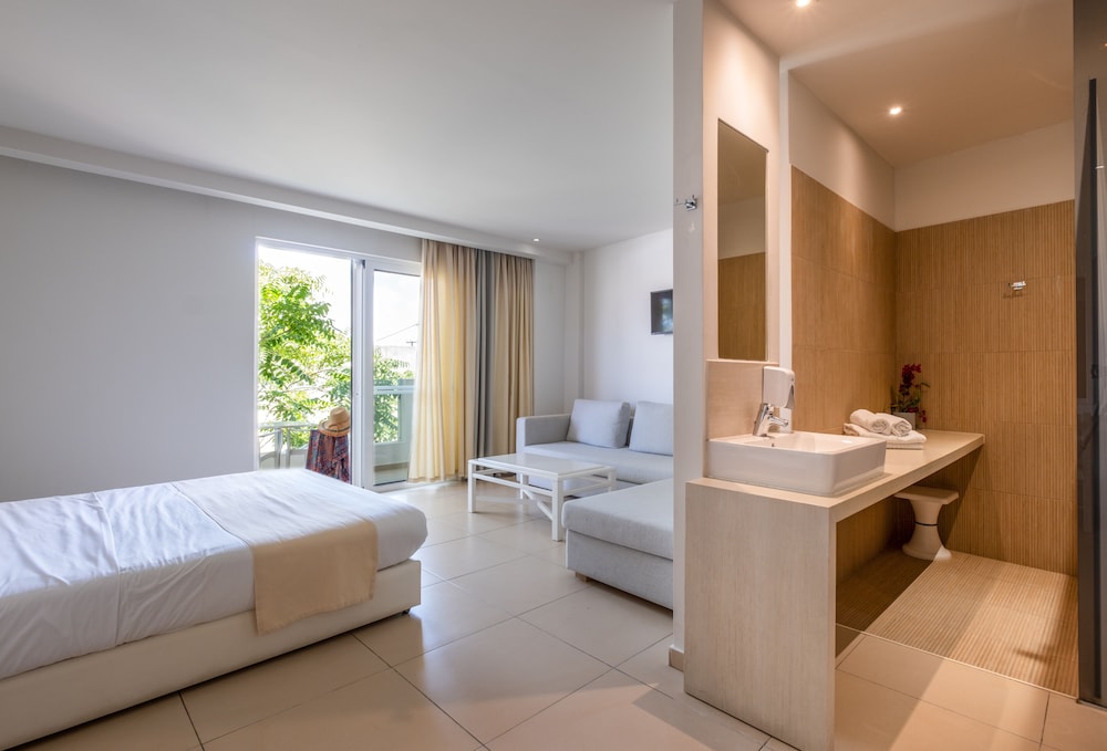 Dimitrios Beach Hotel Adults Friendly 14 plus — Hotel rooms in Rethymnon