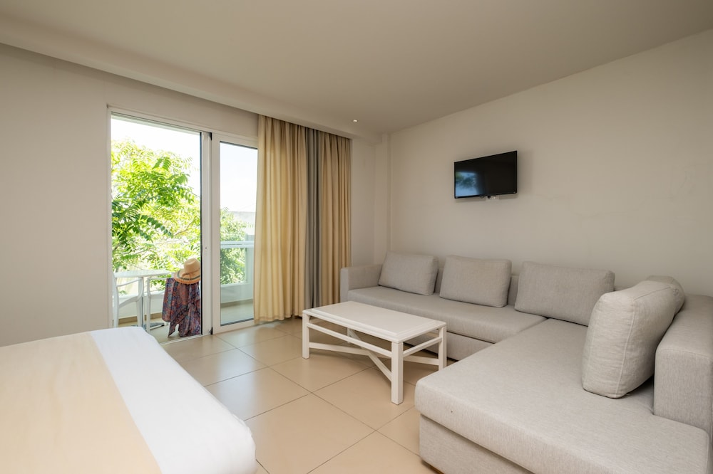 Dimitrios Beach Hotel Adults Friendly 14 plus — Hotel rooms in Rethymnon