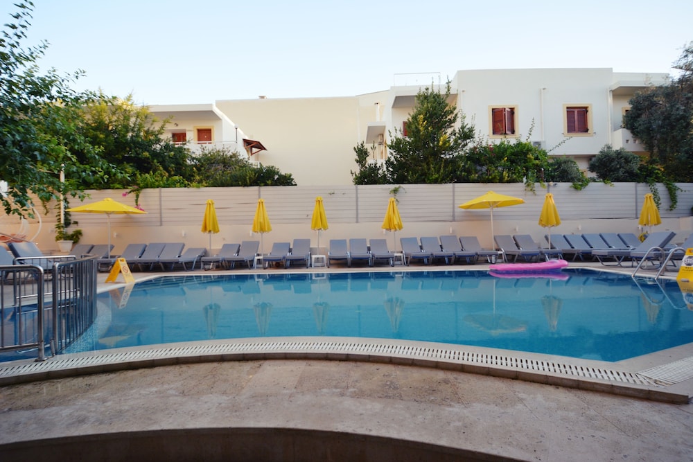 Dimitrios Beach Hotel Adults Friendly 14 plus — Swimming pool in Rethymnon