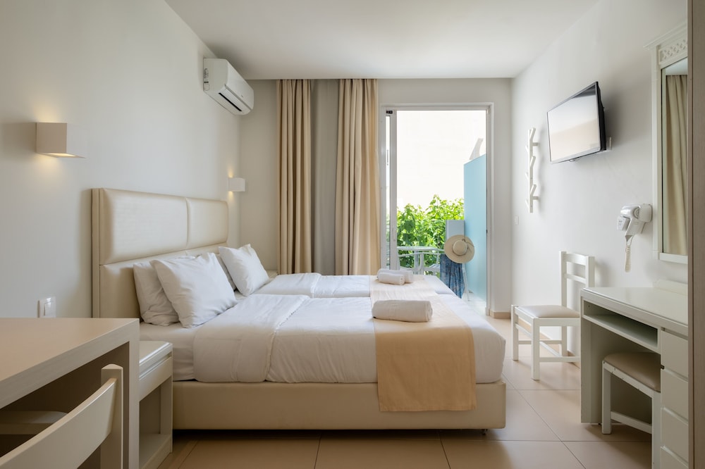 Dimitrios Beach Hotel Adults Friendly 14 plus — Hotel rooms in Rethymnon