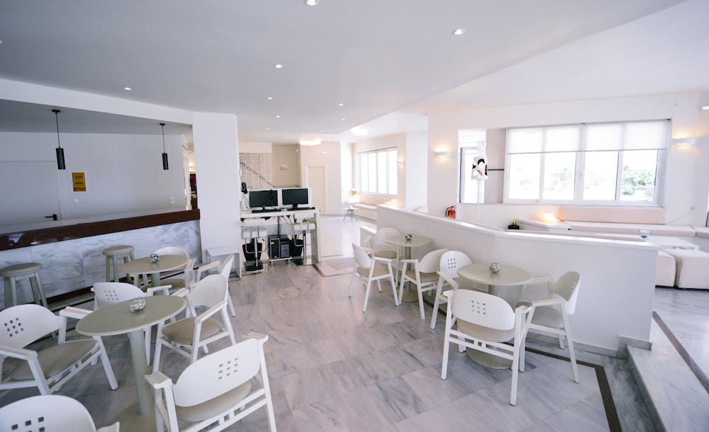 Dimitrios Beach Hotel Adults Friendly 14 plus — Hotel rooms in Rethymnon