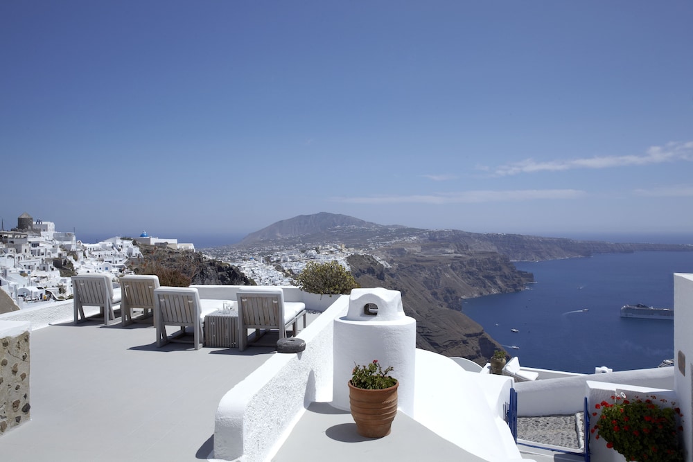 Honeymoon Petra Villas — Attractions in the area in Imerovigli, South Aegean