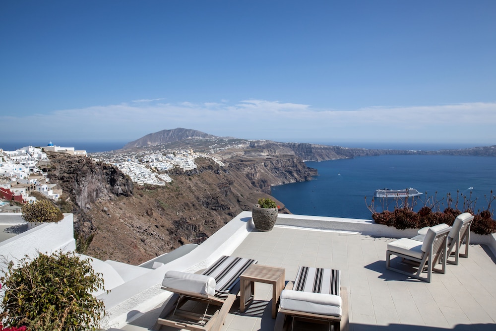 Honeymoon Petra Villas — Attractions in the area in Imerovigli, South Aegean