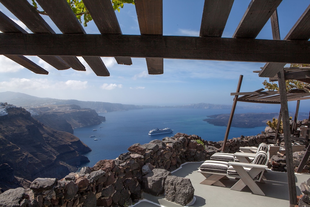 Honeymoon Petra Villas — Attractions in the area in Imerovigli, South Aegean