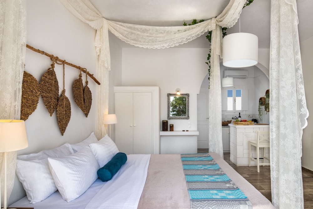 Sol Mare Salis — Hotel rooms in Kamari, South Aegean