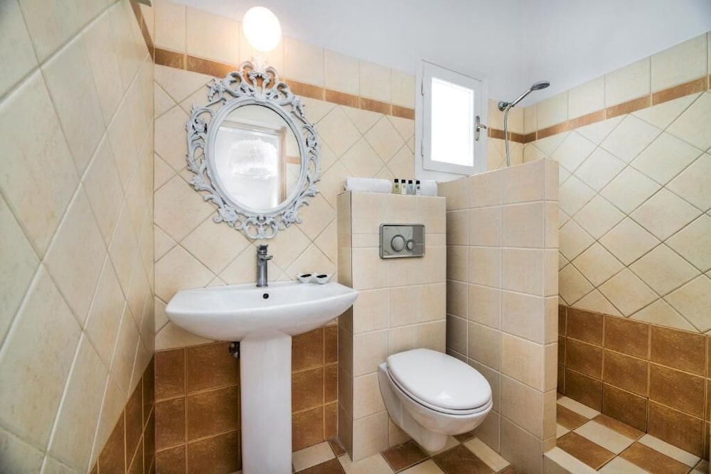 Sol Mare Salis — Hotel rooms in Kamari, South Aegean