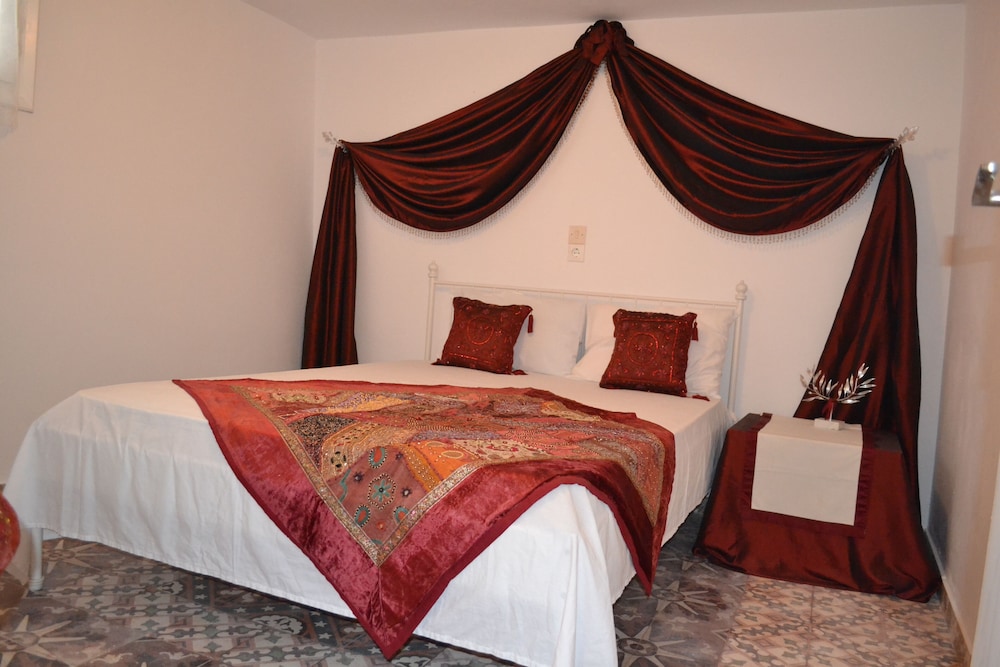 Sol Mare Salis — Hotel rooms in Kamari, South Aegean