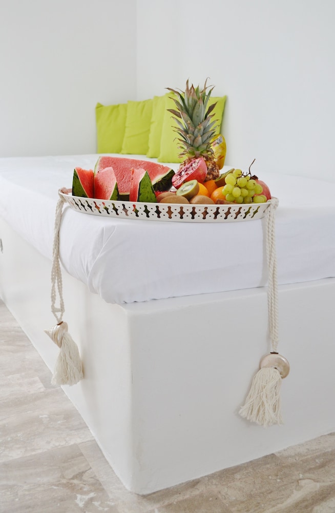 Sol Mare Salis — Hotel rooms in Kamari, South Aegean