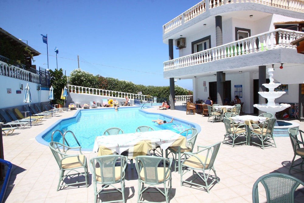 Villa Marina — Swimming pool in Hersonissos