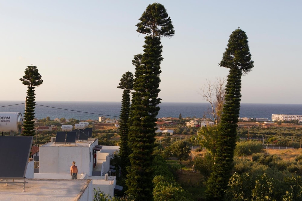 Villa Marina — Hotel building in Hersonissos