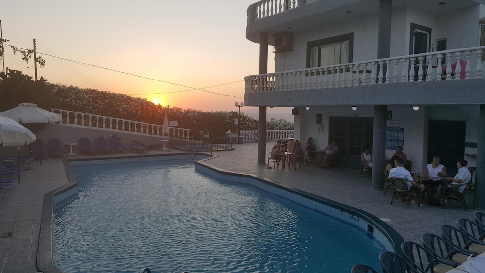 Villa Marina — Swimming pool in Hersonissos