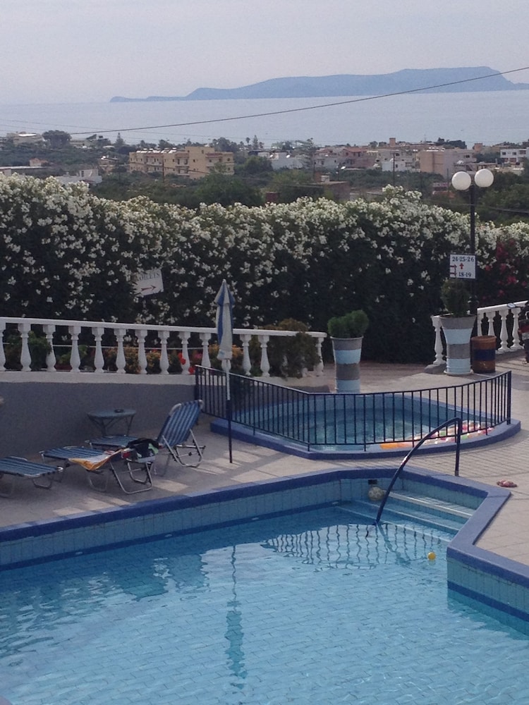 Villa Marina — Swimming pool in Hersonissos