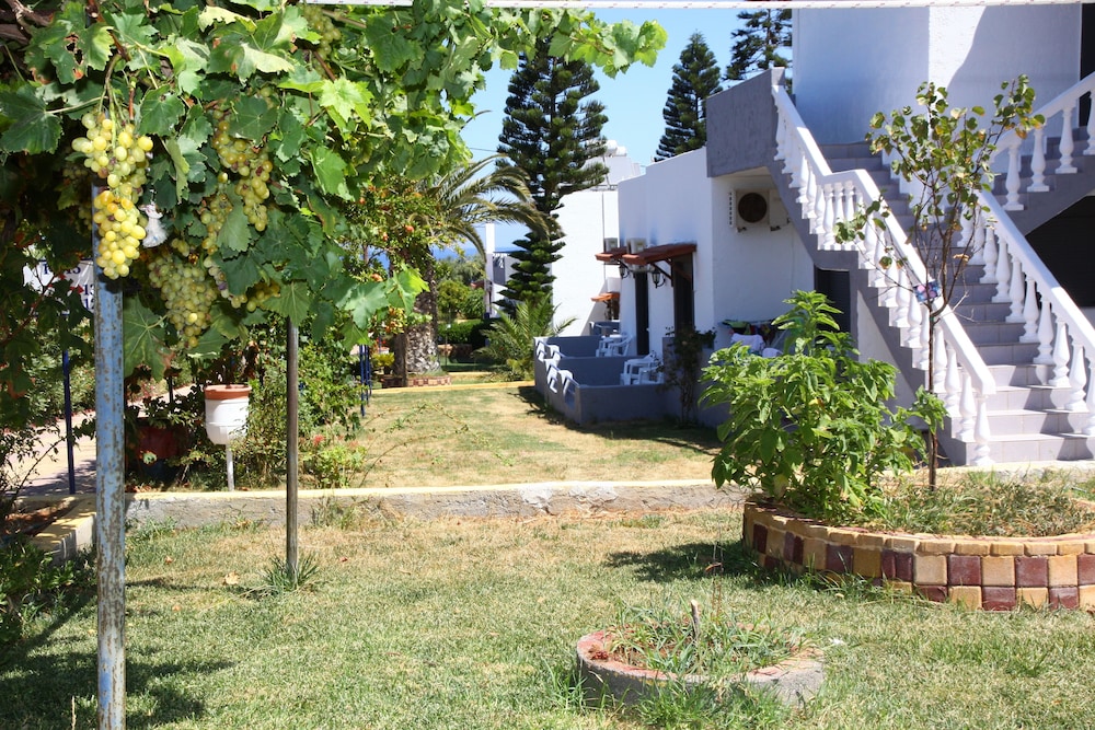 Villa Marina — Hotel building in Hersonissos