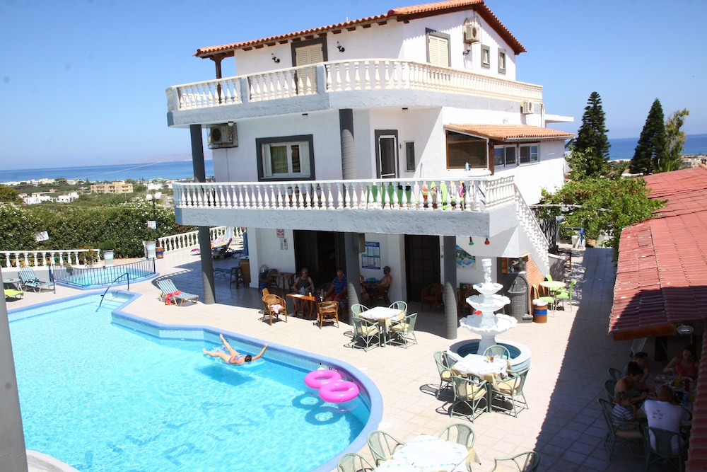 Villa Marina — Swimming pool in Hersonissos