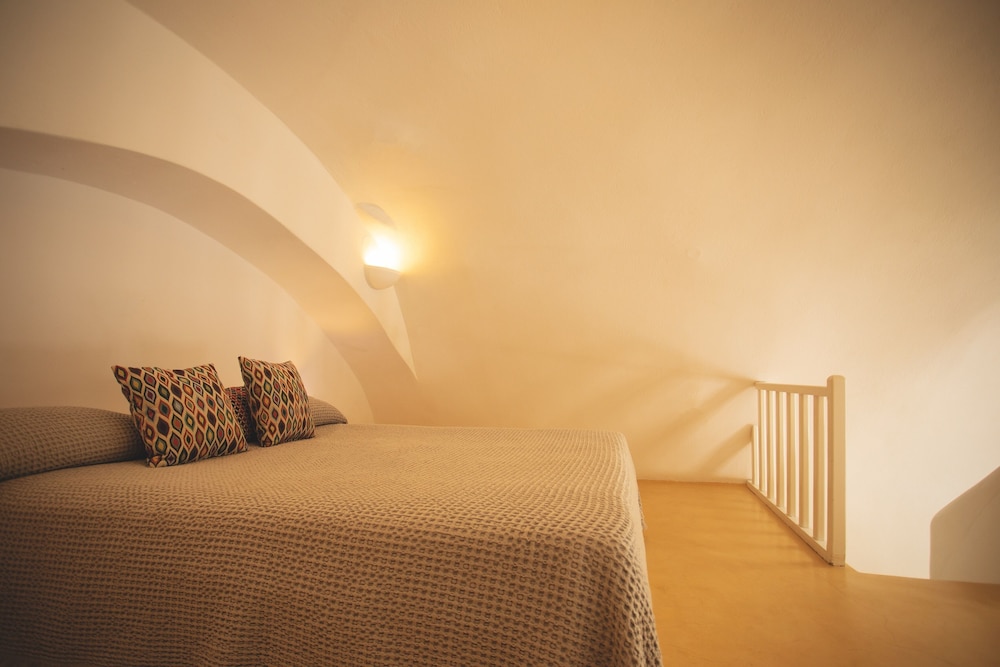 Remezzo Villas — Hotel rooms in Imerovigli, South Aegean